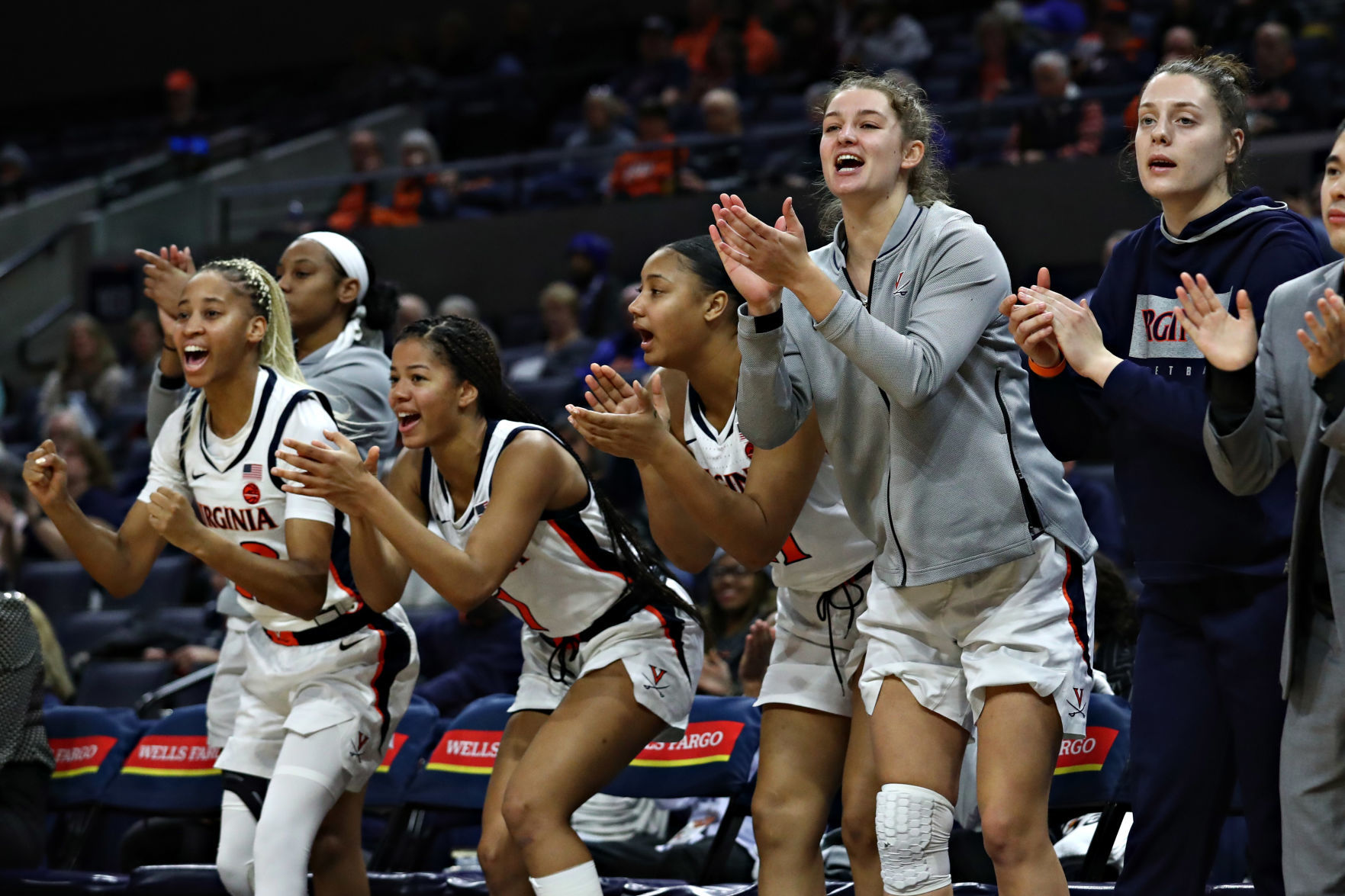 20200109_cdp_sports_uvawomhoops09.JPG